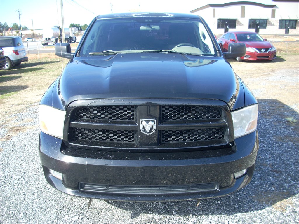 2012 RAM 1500 ST's photo