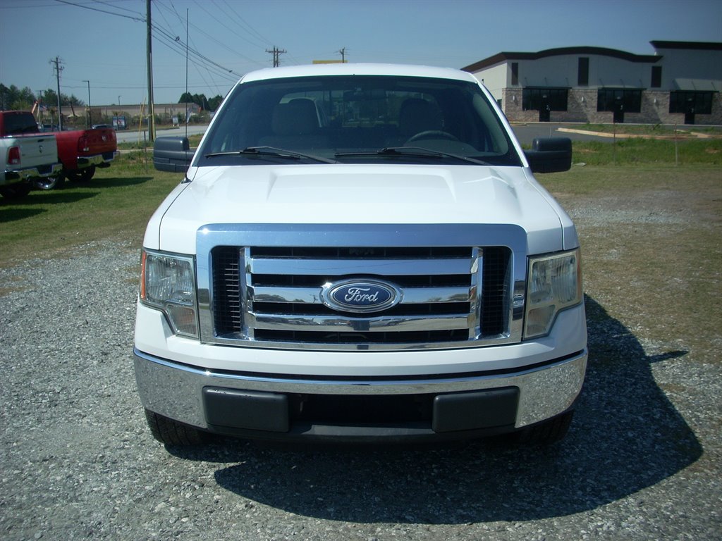 2010 Ford F-150 XLT SuperCrew 145-in's photo